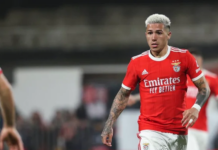 Zarobi miliony, jeśli nie będzie transferu do Chelsea