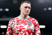 Erik ten Hag ujawnia szokujący powód, dla którego Phil Jones NIE znalazł się na liście Man Utd