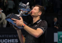 Hurkacz wygrał pierwszy turniej w sezonie. Polak triumfuje w Marsylii