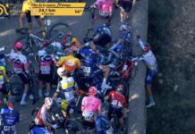 Kolarz prawie spadł z mostu w trakcie kraksy w wyścigu Etoile de Besseges