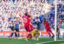 Lojalny Thomas Müller spogląda w kierunku drzwi wyjściowych