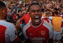 Arsenal pokonał Manchester United 3:1 na Emirates w dramatycznych okolicznościach