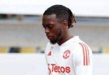 Manchester United sprzeda bocznego obrońcę, jeśli wpłynie lukratywna oferta