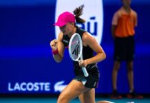 Trzy godziny walki na korcie w meczu Igi Świątek