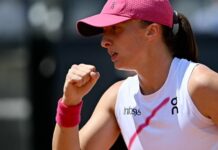 Iga Świątek wygrywa z Jeleną Rybakiną