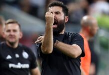 Kontrowersyjny trener Legii Warszawa oskarżony o napaść