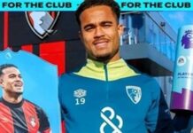 Po raz pierwszy został wybrany piłkarzem miesiąca Premier League