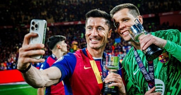 Robert Lewandowski i Wojciech Szczęsny