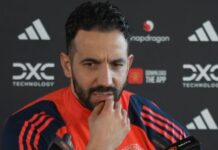 „Kopnij Rubena Amorima!” Wiadomości od kibiców Manchesteru United wylewają się