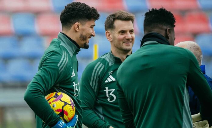 Altay-Bayindir-Tom-Heaton-og-Andre-Onana.jpg