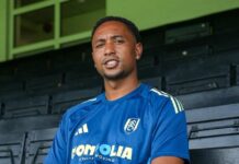 Kenny Tete mówi „nie” Evertonowi i podpisuje nową umowę