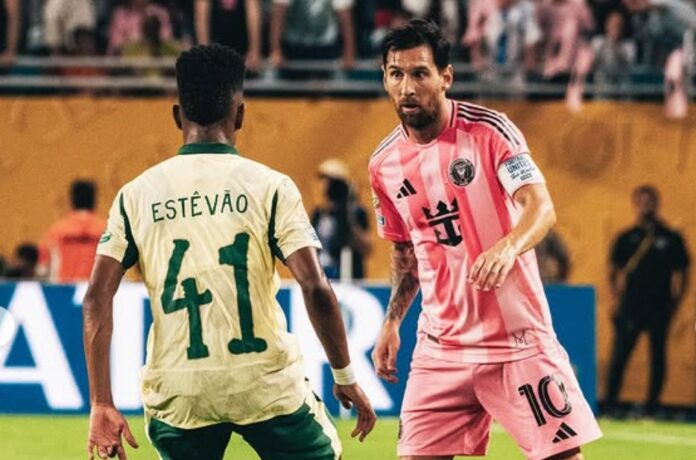 Willian-Estevao-og-Lionel-Messi.jpg