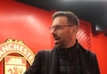 Podczas gdy Vardy chce przejść do Manchesteru United, Leicester sprowadza byłego trenera Premier League, aby posprzątał po Van Nistelrooy