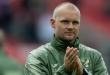 Norwich City zwalnia menedżera po tym, jak wszystkie nadzieje na powrót do Premier League w tym sezonie zostały zniweczone