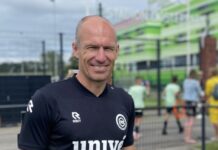 Arjen Robben przechodzi na zawodowstwo w nowym sporcie cztery lata po tym, jak rozpoczął karierę w piłce nożnej pension