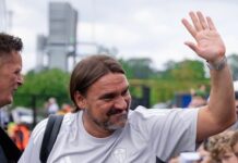 Leeds może zostać „zmuszone” do zwolnienia Farke’a, zdobywcy 12 trofeów, który prawdopodobnie zostanie spadkobiercą