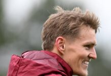 Surowy! Martin Ødegaard prowadzi Arsenal do największych tytułów