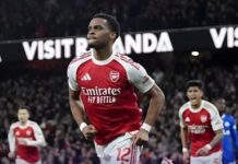 Rożne jak broń masowego rażenia. Arsenal utrzymuje fotel lidera