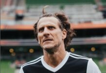 Daje kultowemu bohaterowi Manchesteru United, Diego Forlanowi, „wymarzoną posadę”