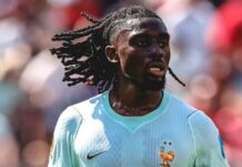 Manchester United w ofensywie – odwraca się od Aureliena Tchouameniego na Manu Koné