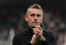 Bezrobotny menedżer zauważony na Old Trafford